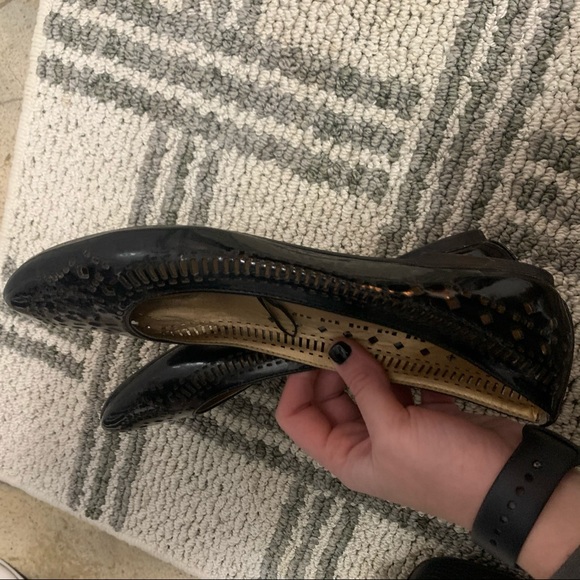 Black Flats - Picture 2 of 4
